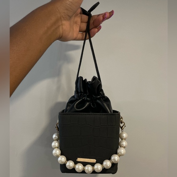 Black Crocodile-Embossed Pearl-Handle Mini Bag - Picture 4 of 4